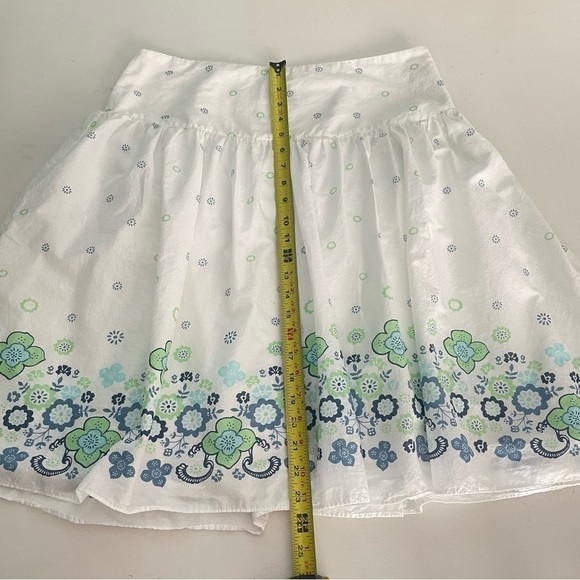 Floral White Blue Cotton Skirt Size Large - Picture 8 of 8